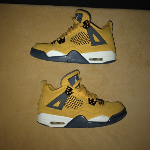 SALE !!! Air Jordan 4 Retro Mid Lightening Size 6 Y or Women's 7.5 - Picture 4 of 11